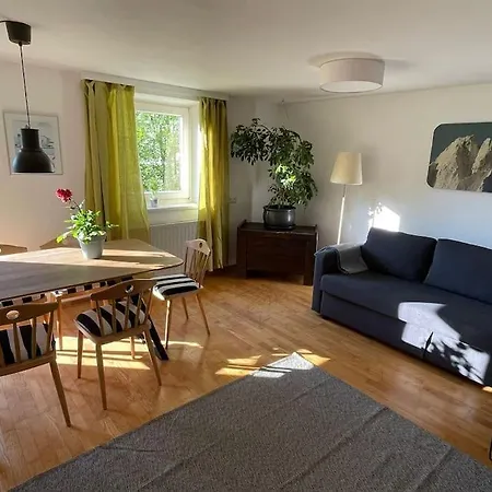 Zentrales Mit Terrasse Lejlighed