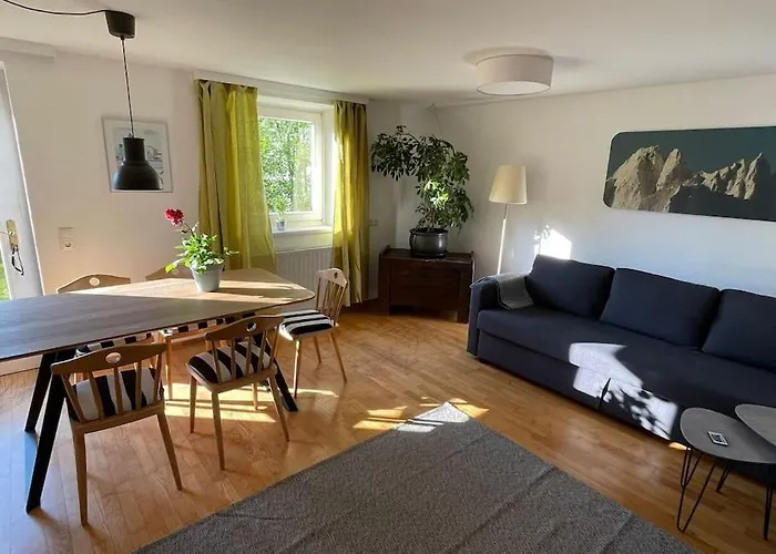 Zentrales Mit Terrasse شقة